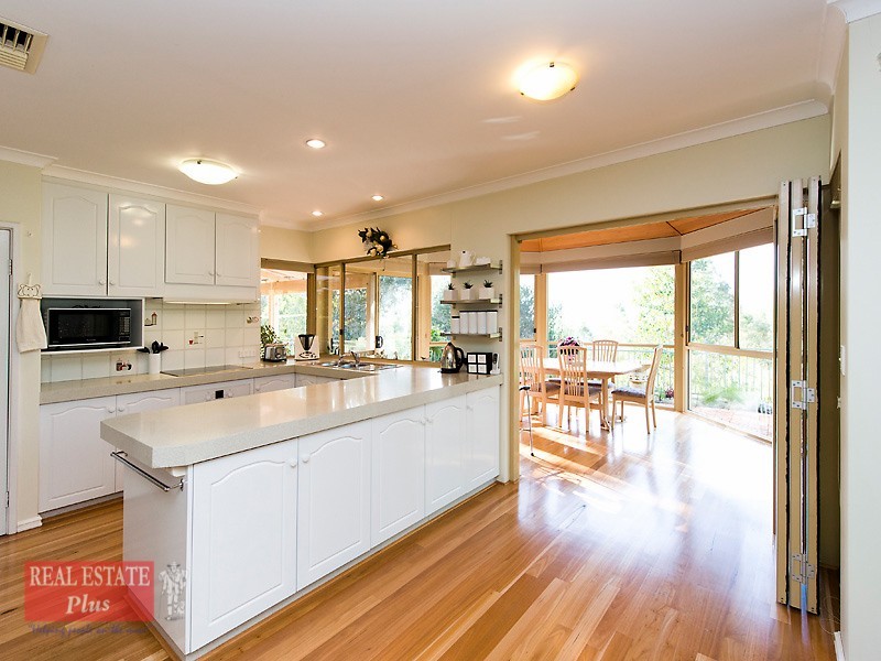 14 Parkway, Swan View WA 6056
