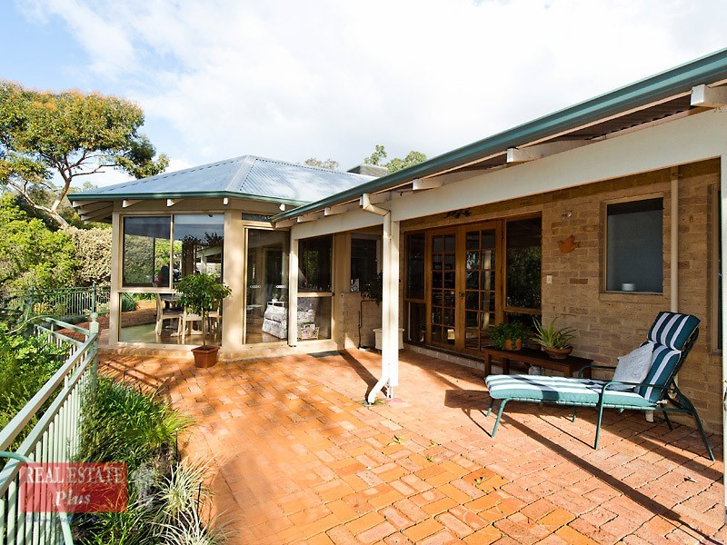 14 Parkway, Swan View WA 6056