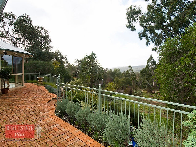14 Parkway, Swan View WA 6056