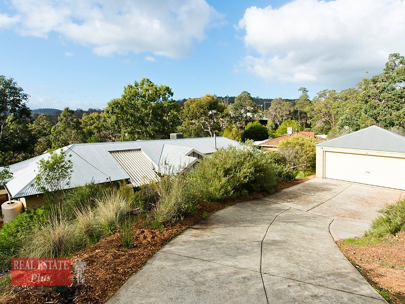 14 Parkway, Swan View WA 6056