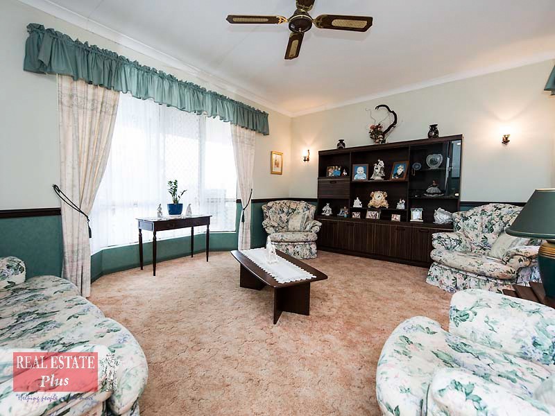 3 Harcourt Place, Bellevue WA 6056