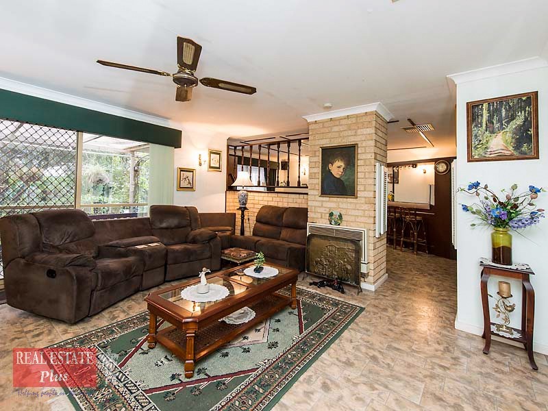 3 Harcourt Place, Bellevue WA 6056