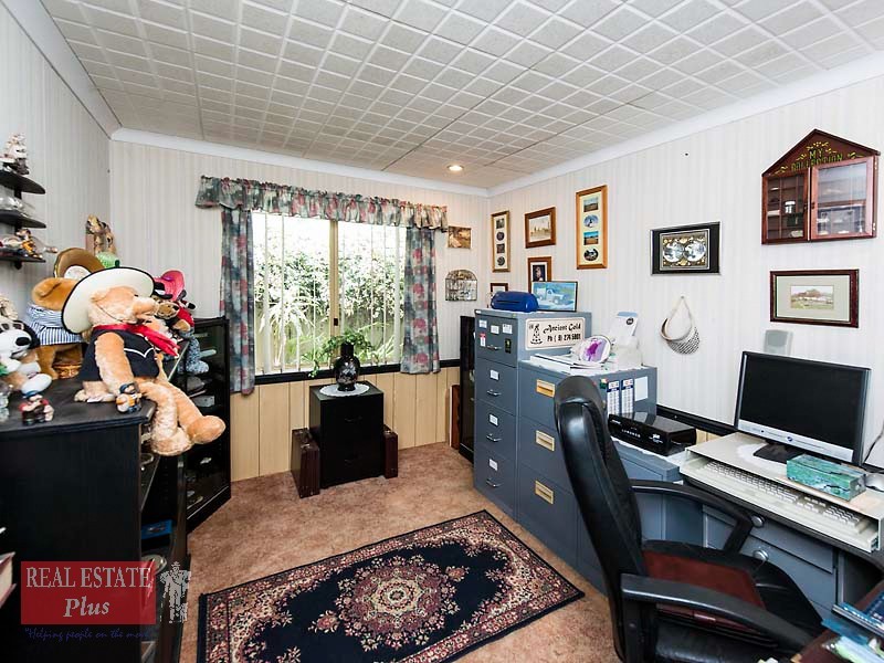 3 Harcourt Place, Bellevue WA 6056