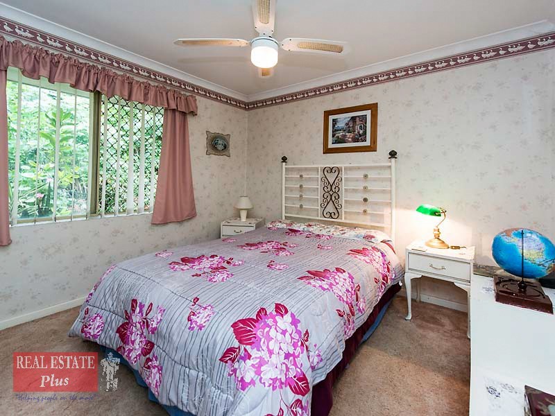 3 Harcourt Place, Bellevue WA 6056