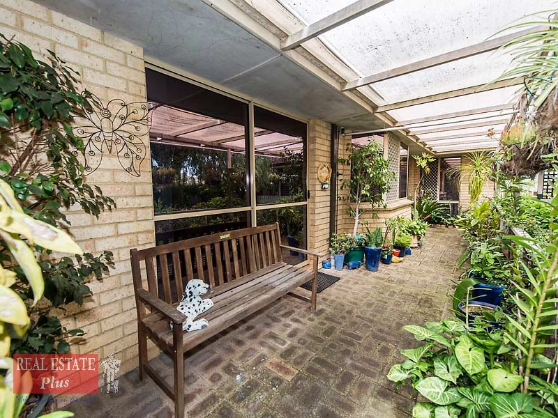 3 Harcourt Place, Bellevue WA 6056