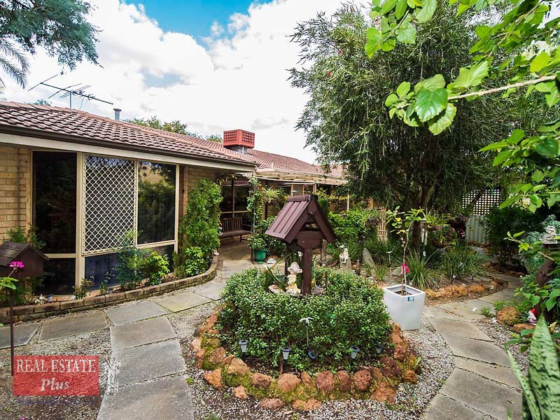3 Harcourt Place, Bellevue WA 6056