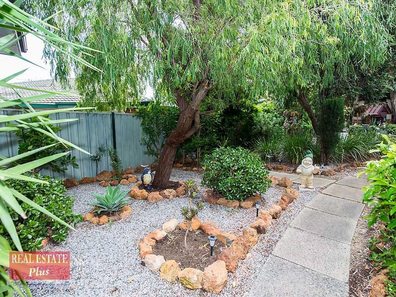 3 Harcourt Place, Bellevue WA 6056