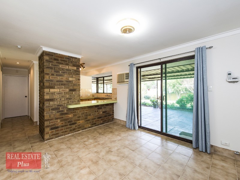 4 Banner Place, Swan View WA 6056