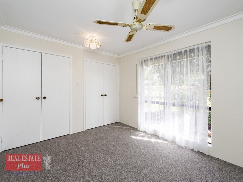 4 Banner Place, Swan View WA 6056
