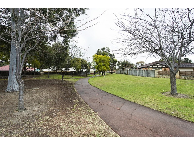 30 Edwards Entrance, Stratton WA 6056