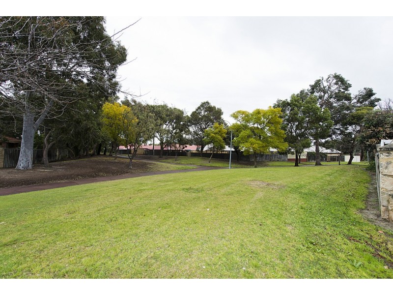 30 Edwards Entrance, Stratton WA 6056