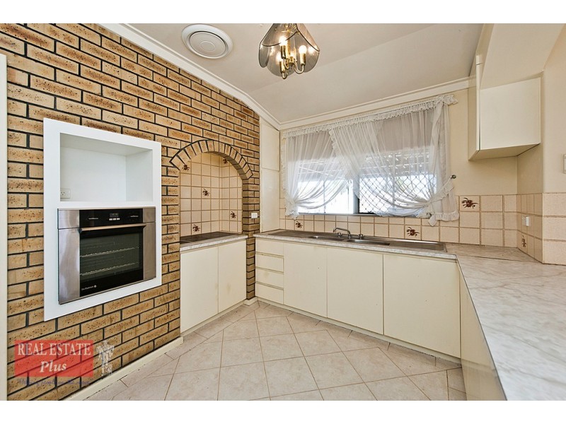 17 Fairfax Road, Swan View WA 6056
