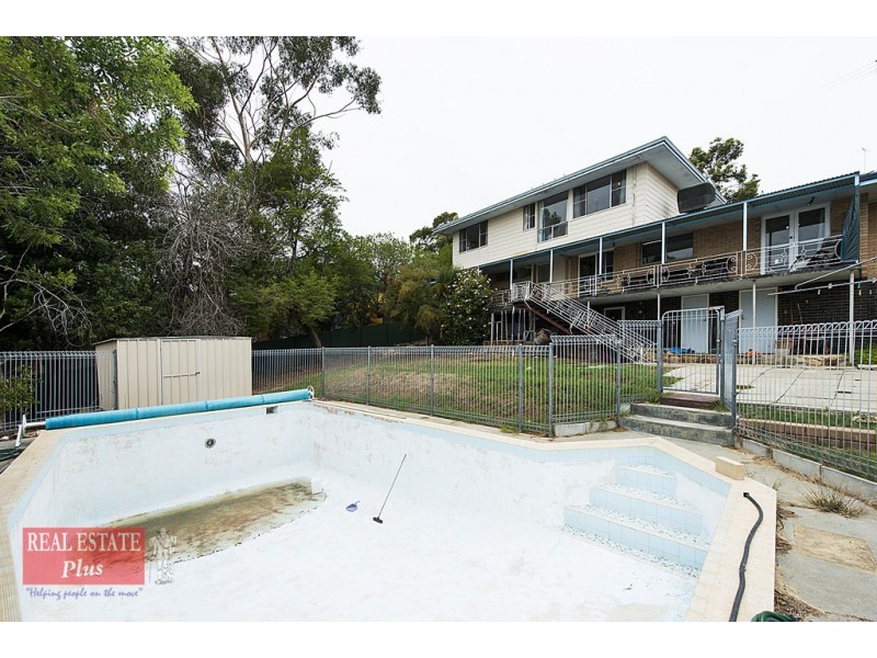 11 Linthorn Crescent, Greenmount WA 6056