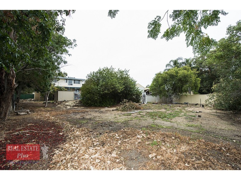 11 Linthorn Crescent, Greenmount WA 6056