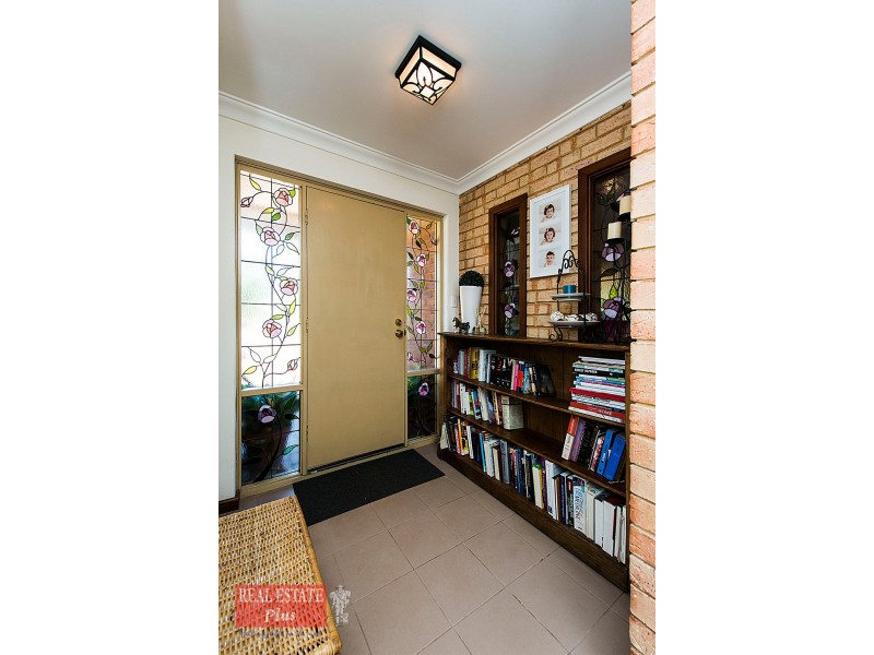 7 Hawkvalley Crescent, Maida Vale WA 6057