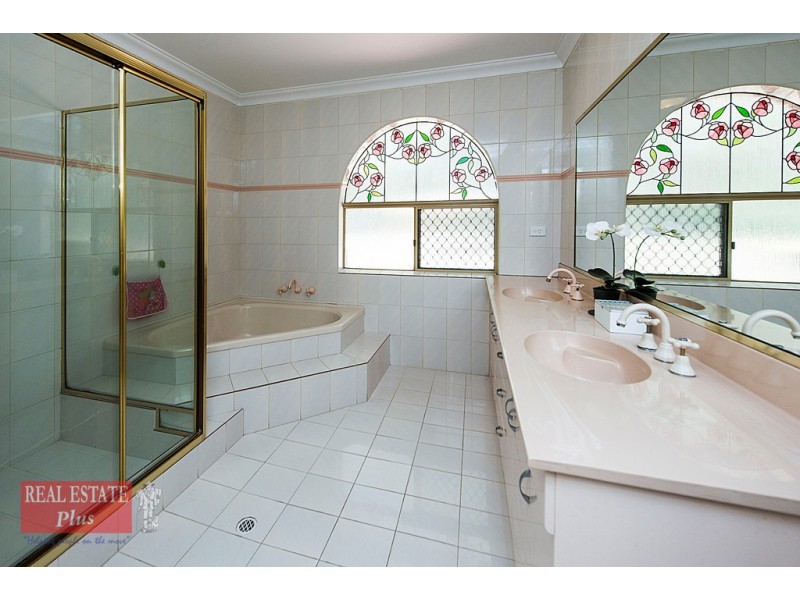 7 Hawkvalley Crescent, Maida Vale WA 6057