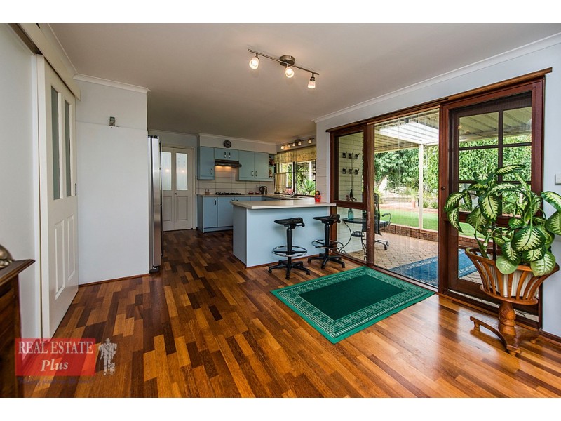 29 Pagnell Way, Swan View WA 6056