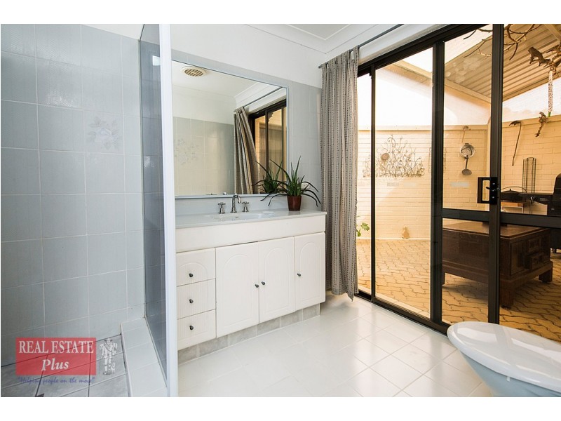29 Pagnell Way, Swan View WA 6056