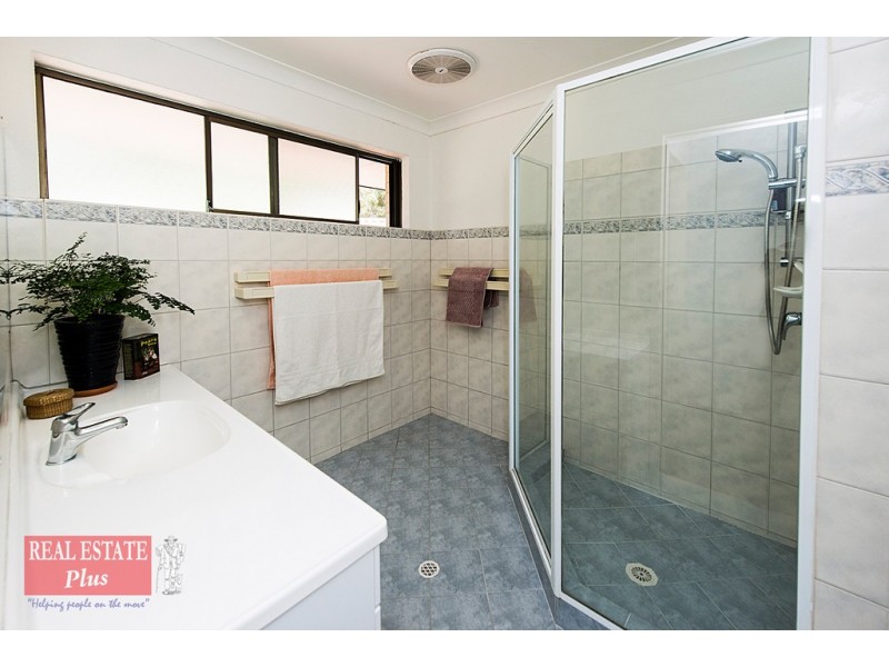 29 Pagnell Way, Swan View WA 6056
