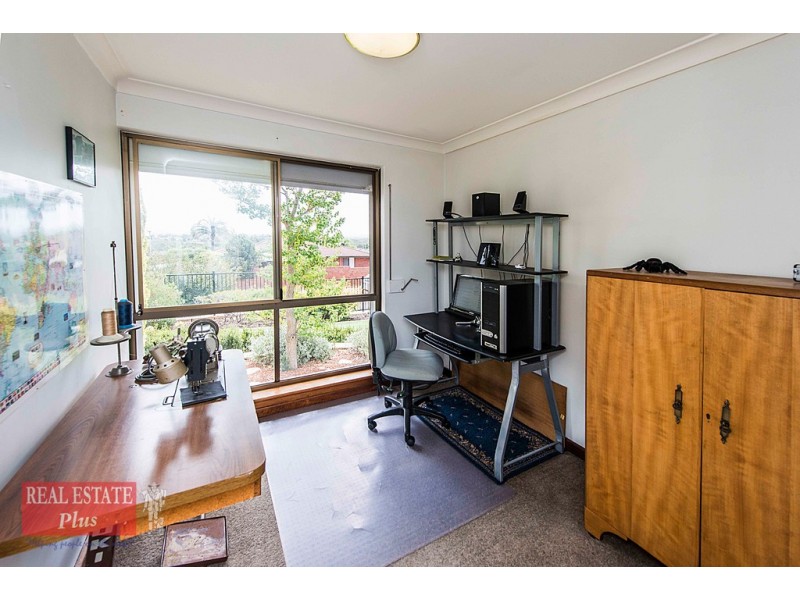 29 Pagnell Way, Swan View WA 6056