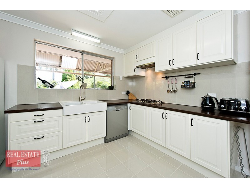 7 Russell Road, Greenmount WA 6056