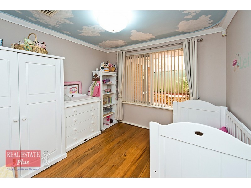 7 Russell Road, Greenmount WA 6056