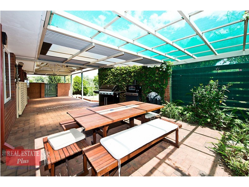 7 Russell Road, Greenmount WA 6056