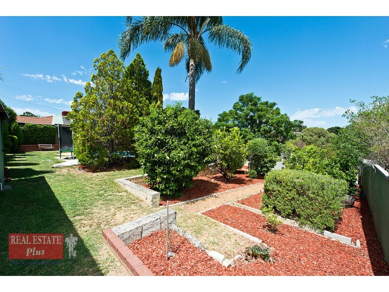 7 Russell Road, Greenmount WA 6056