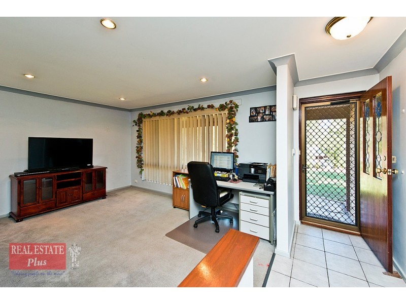 35 Farmview Drive, Bellevue WA 6056