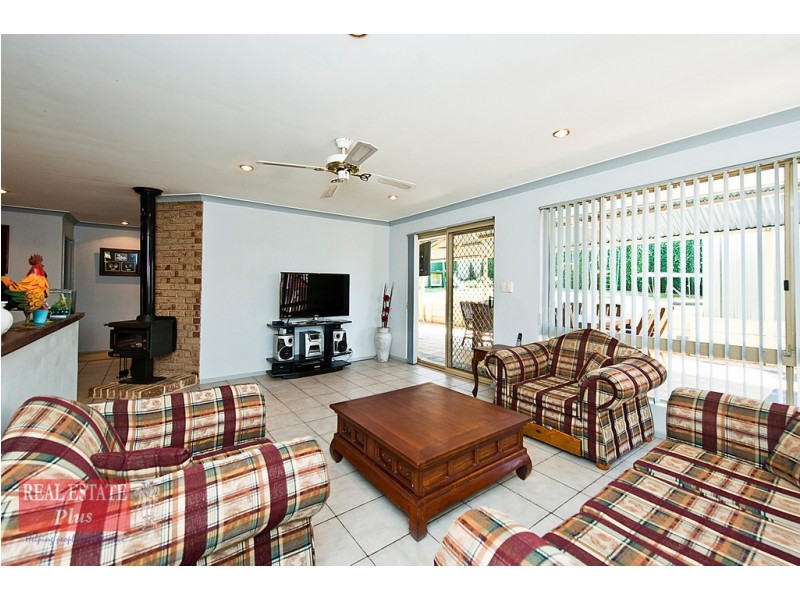 35 Farmview Drive, Bellevue WA 6056