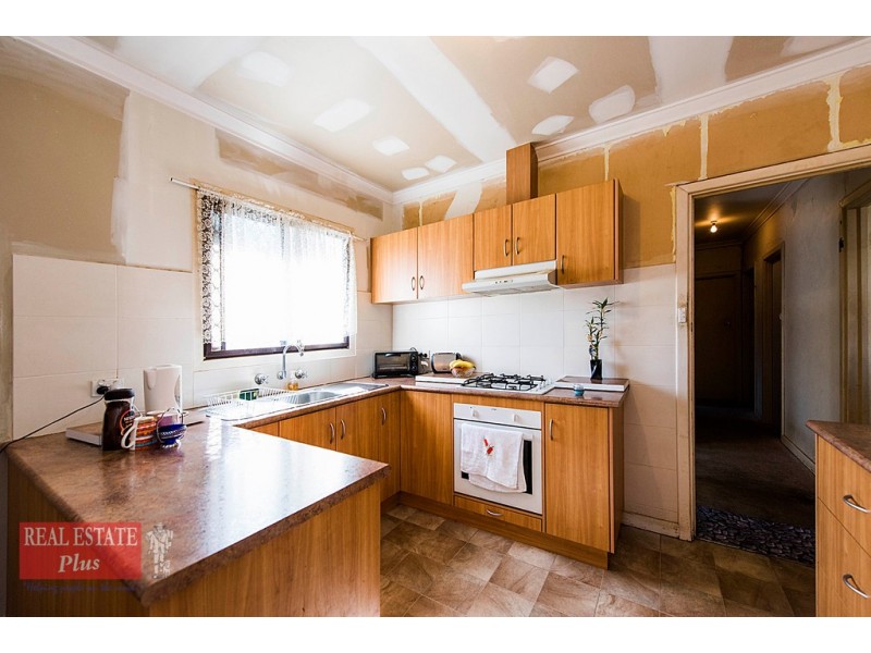 7 Avon Crescent, Viveash WA 6056