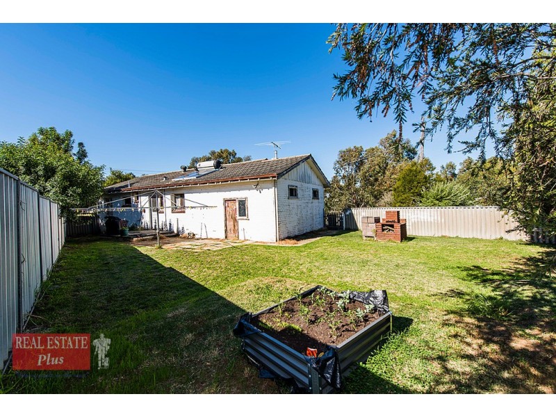 7 Avon Crescent, Viveash WA 6056