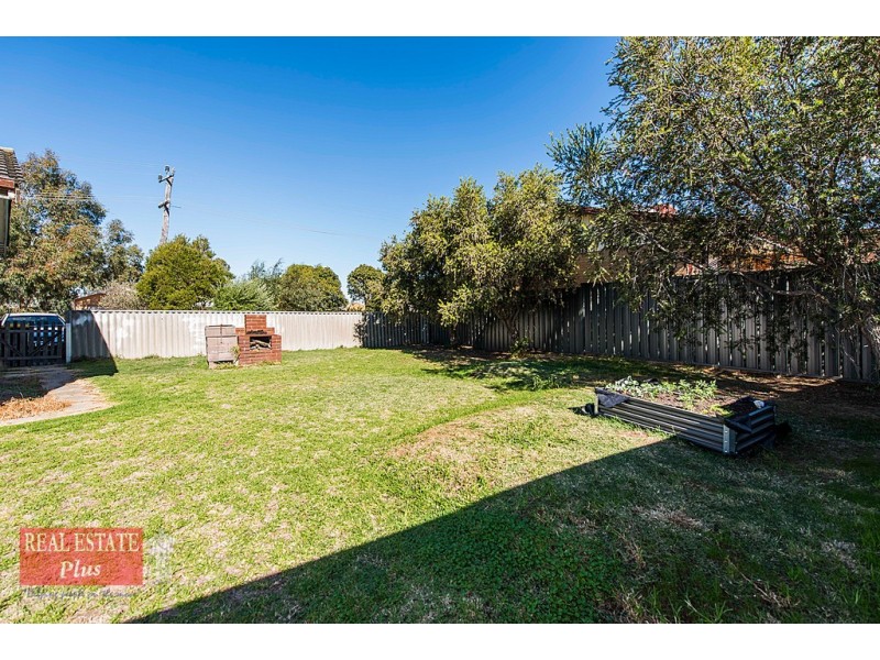 7 Avon Crescent, Viveash WA 6056