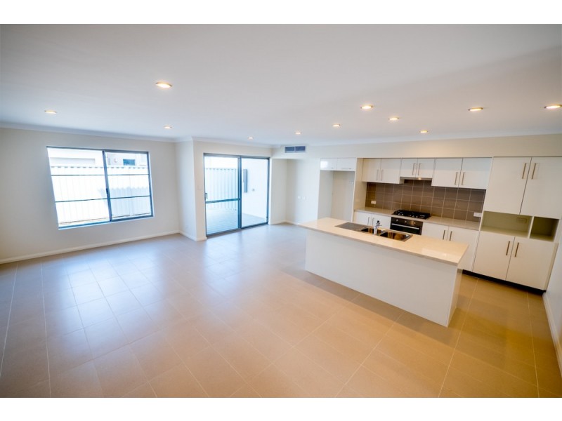 Unit 4, 39 Edinburgh Road, Forrestfield WA 6058