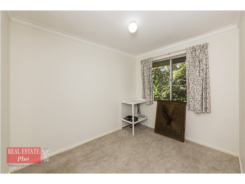 4 Ellesmere Road, Swan View WA 6056