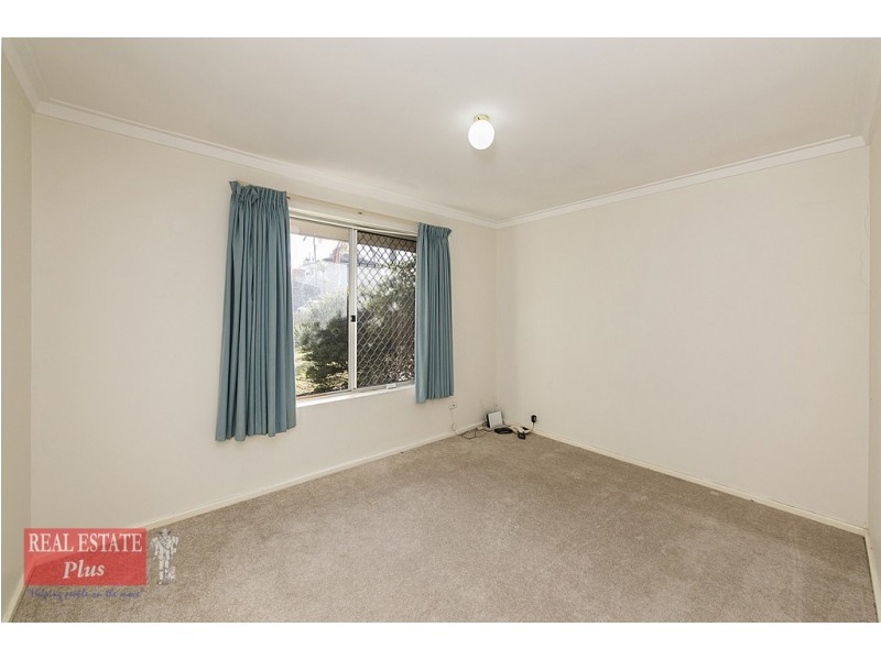 4 Ellesmere Road, Swan View WA 6056