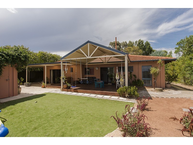 5 Worralda Street, Maida Vale WA 6057