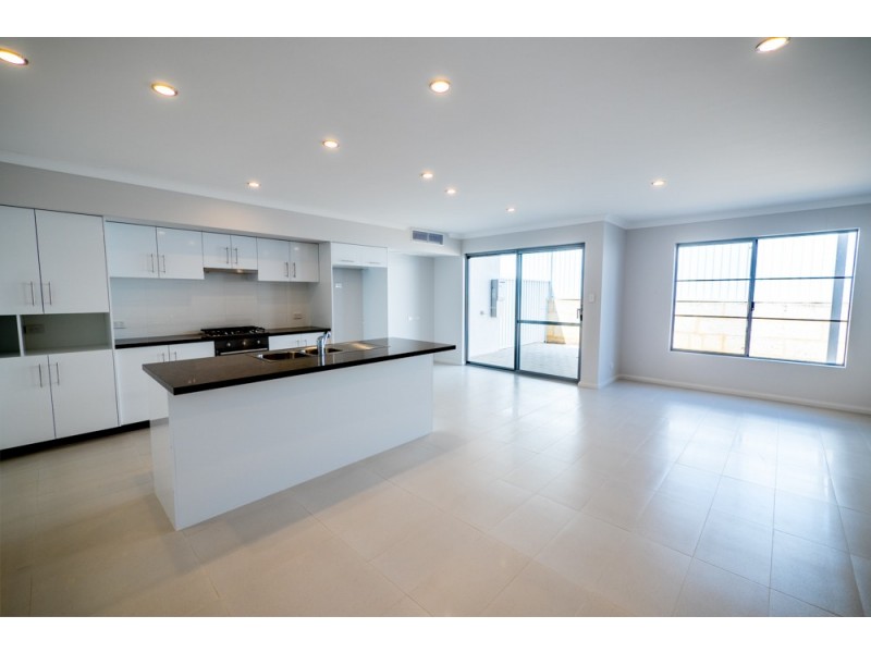 Unit 10,39 Edinburgh Road, Forrestfield WA 6058