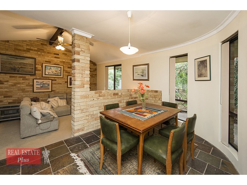 14 Roberts Place, Greenmount WA 6056