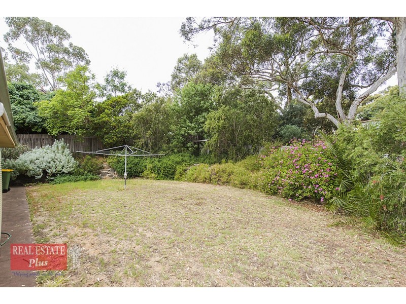 14 Roberts Place, Greenmount WA 6056