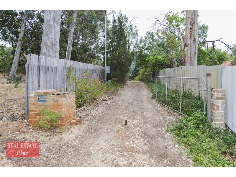 14 Roberts Place, Greenmount WA 6056