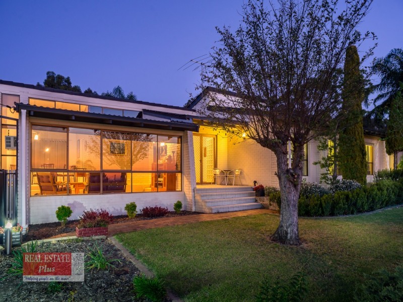 29 Pagnell Way, Swan View WA 6056