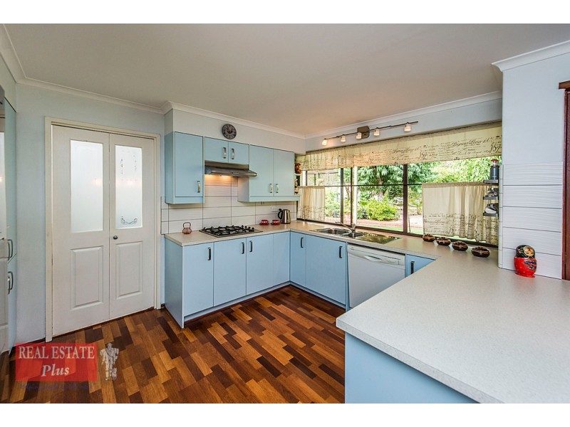 29 Pagnell Way, Swan View WA 6056