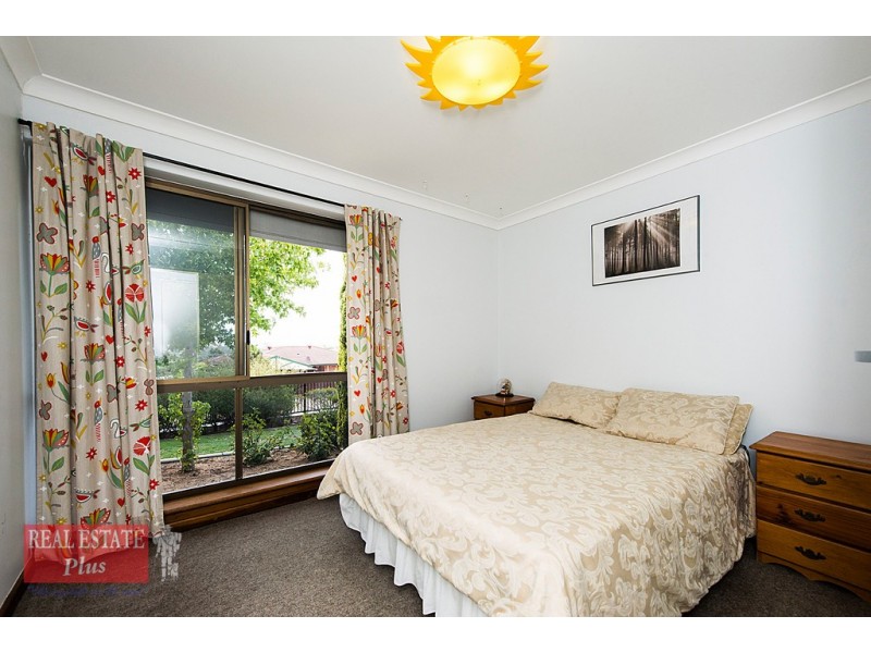 29 Pagnell Way, Swan View WA 6056