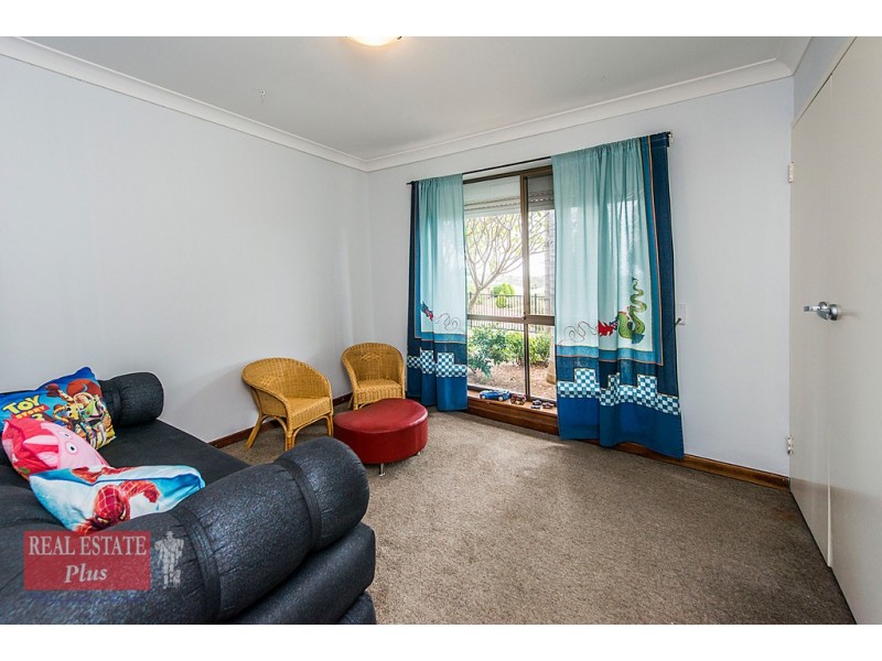 29 Pagnell Way, Swan View WA 6056