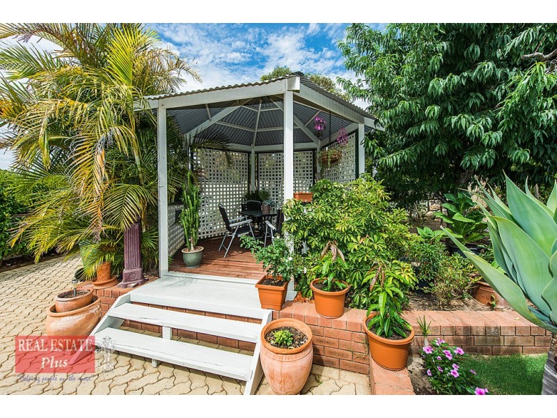 29 Pagnell Way, Swan View WA 6056