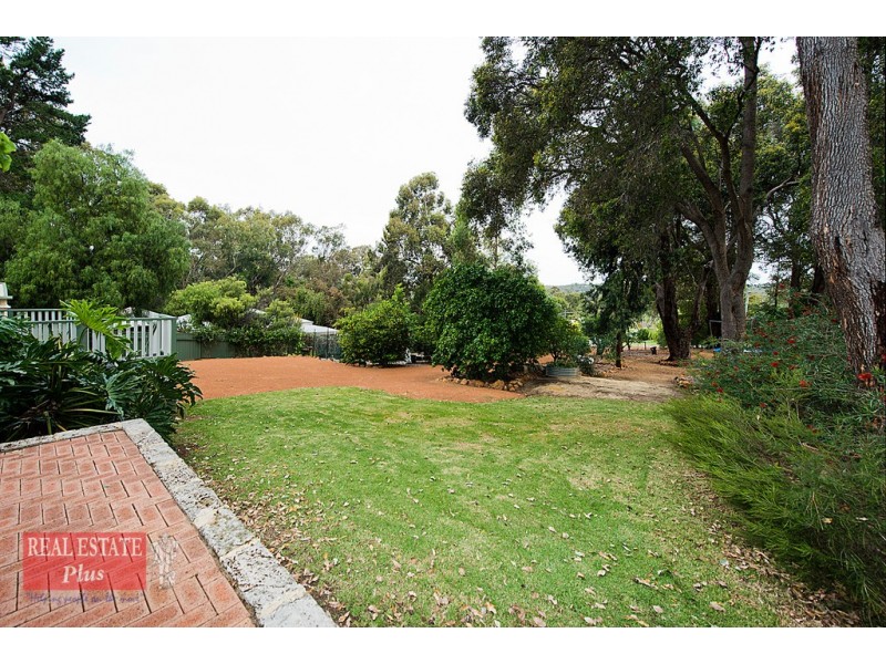 24 Hanley Street, Stoneville WA 6081