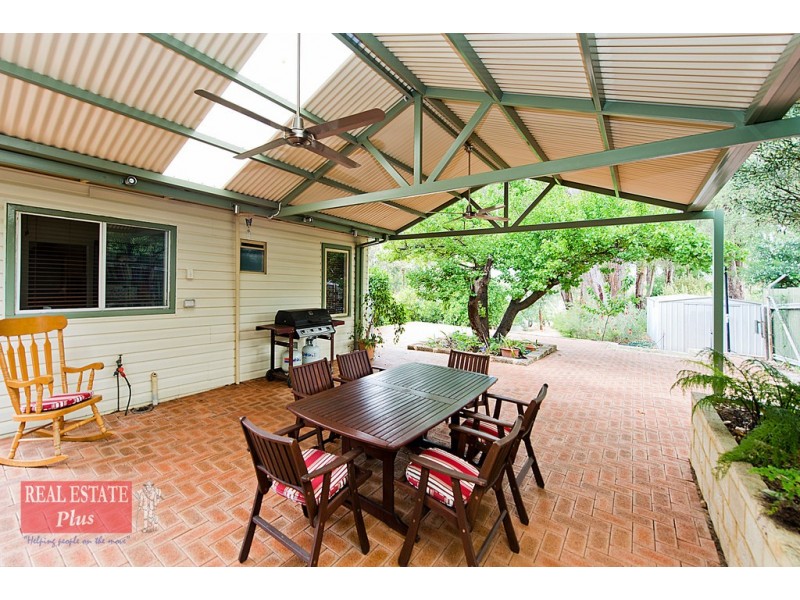 24 Hanley Street, Stoneville WA 6081