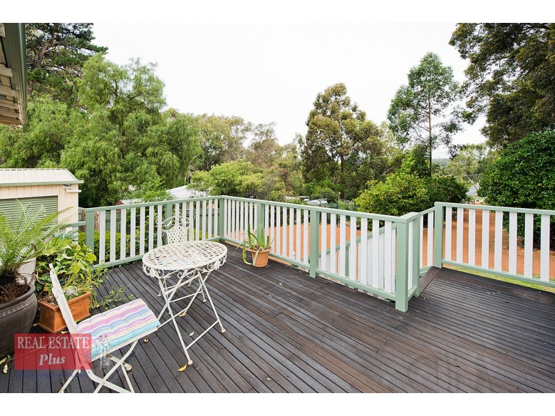 24 Hanley Street, Stoneville WA 6081