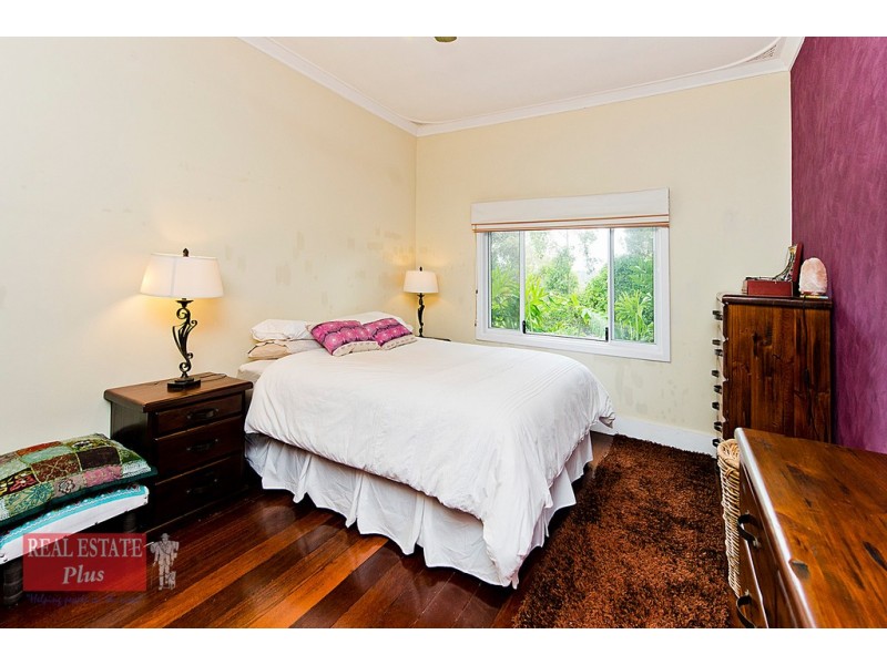 24 Hanley Street, Stoneville WA 6081